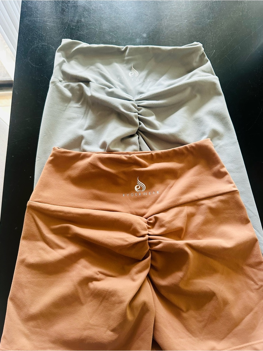 Ryderwear bundle scrunch leggings & Shorts — Tan and Light Gray size S NWOT